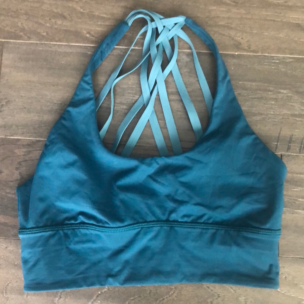 ‘Free To Be Moved’ Bra in Carbon Blue